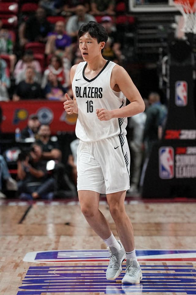 震惊外网！美媒ClutchPoints发推感叹：杨瀚森暴力隔扣